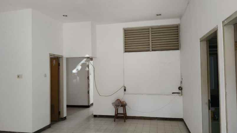dijual rumah jalan jajar tunggal