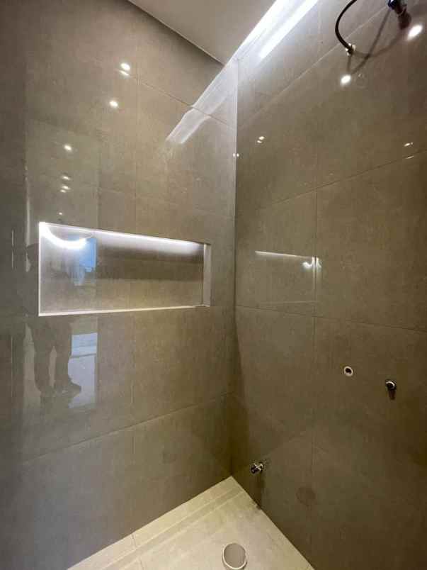 dijual rumah jalan kaliurang km 8