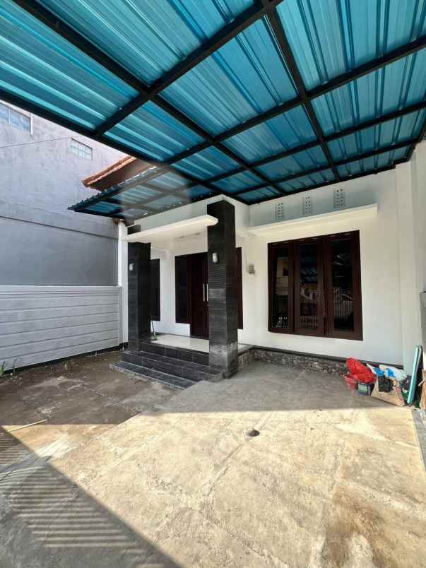 dijual rumah jalan karangsari 1