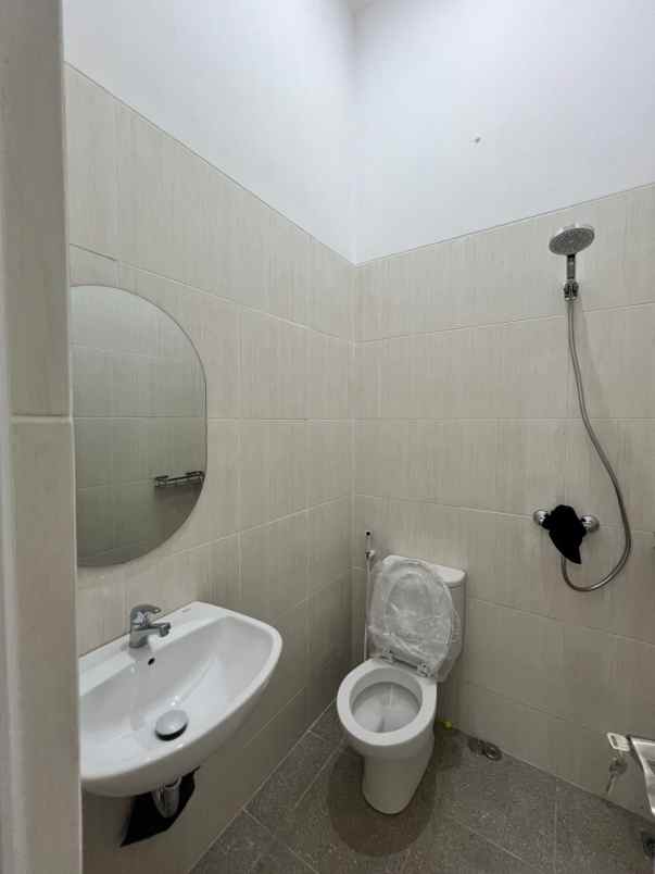 dijual rumah jalan karangsari 1