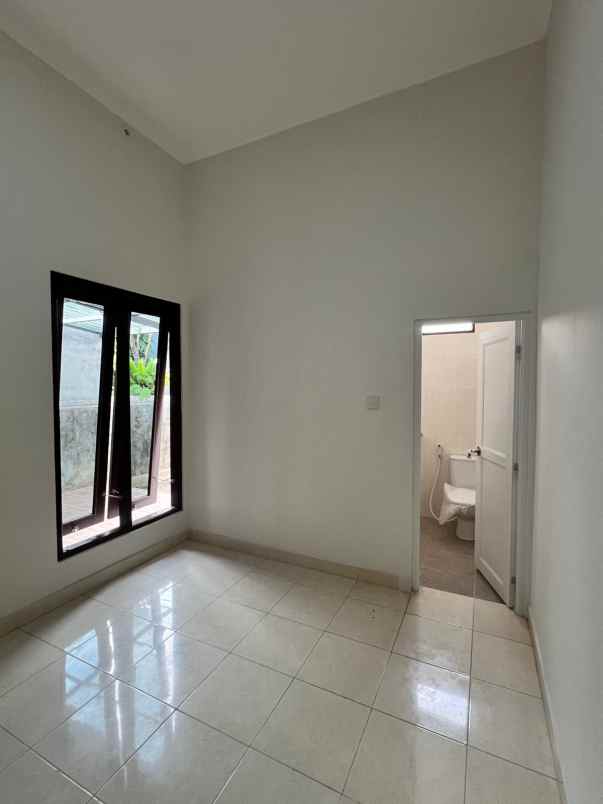 dijual rumah jalan karangsari 1