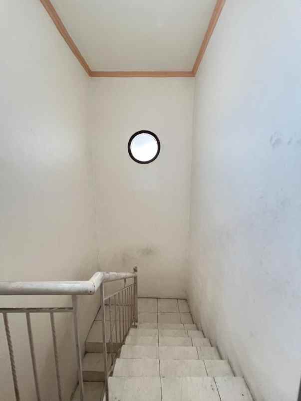 dijual rumah jalan lebak indah regency