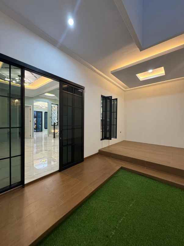 dijual rumah jalan raya jagakarsa