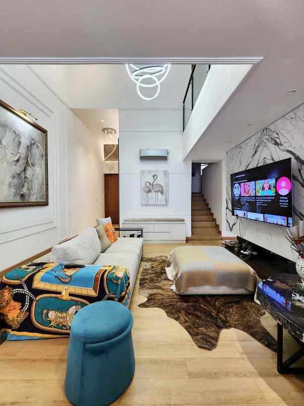 dijual rumah jalan raya kebayoran lama