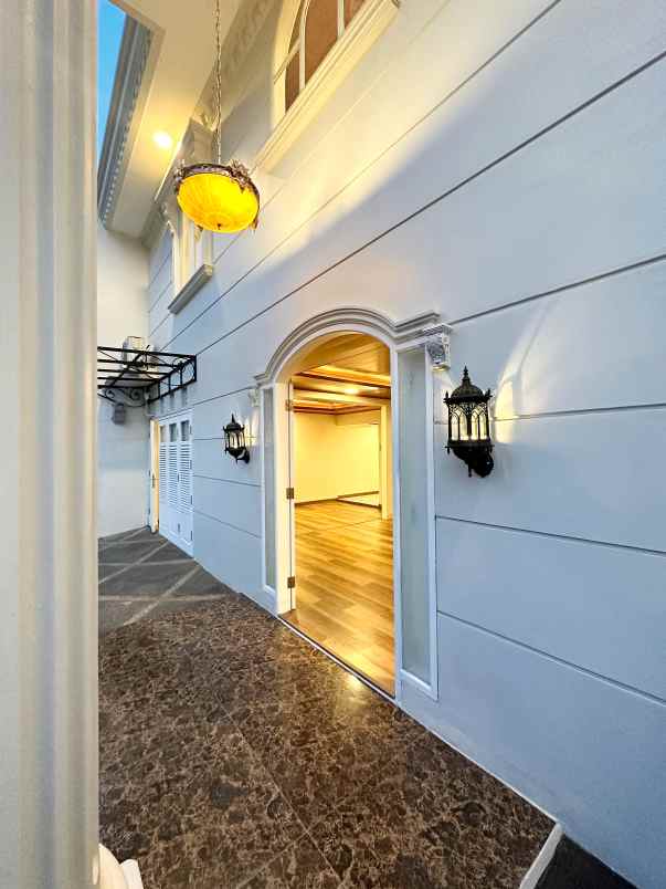 dijual rumah jalan raya pondok indah