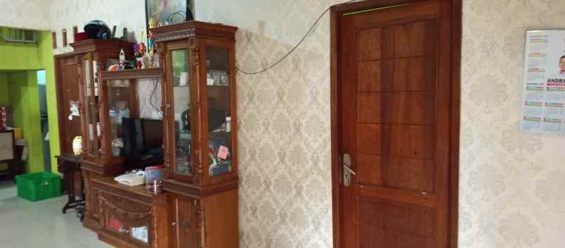 dijual rumah jalan roda hias