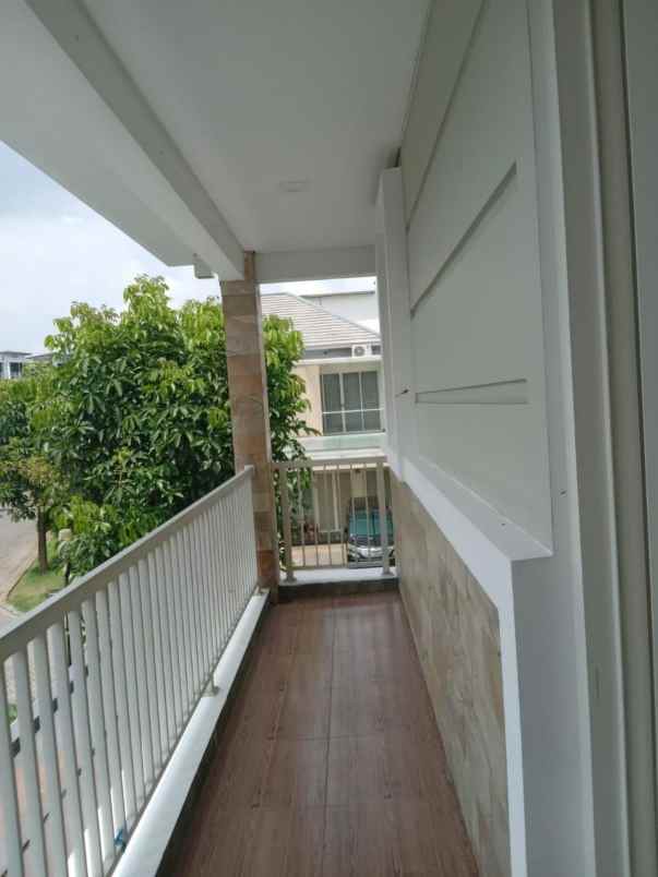 dijual rumah jalan royal residence