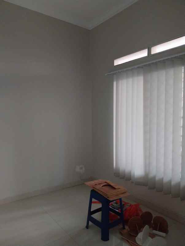 dijual rumah jl alternatif sentul