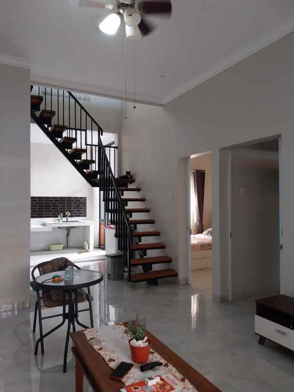 dijual rumah jl alternatif sentul