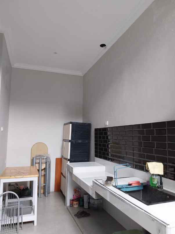 dijual rumah jl alternatif sentul