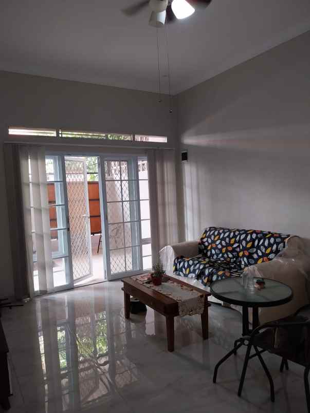 dijual rumah jl alternatif sentul