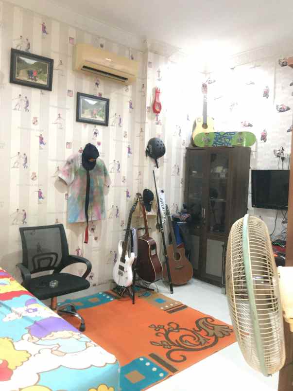 dijual rumah jl asta karya