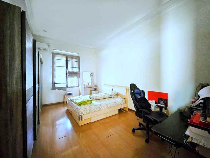 dijual rumah jl buah batu