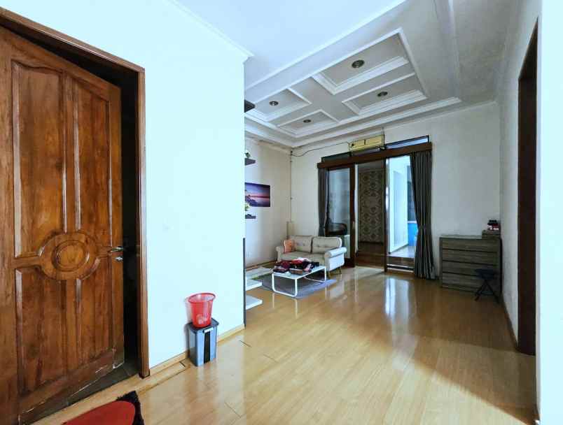 dijual rumah jl buah batu