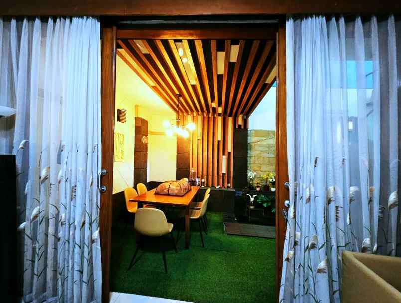 dijual rumah jl buah batu