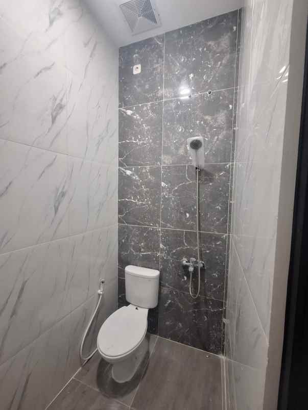 dijual rumah jl cijantung pasar rebo