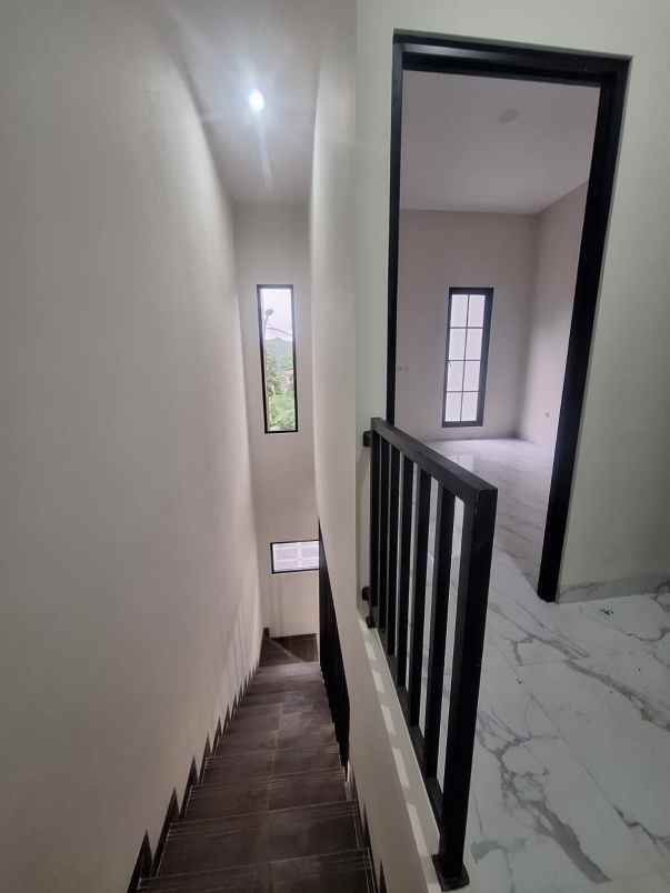 dijual rumah jl cijantung pasar rebo