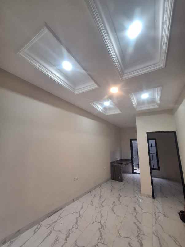 dijual rumah jl cijantung pasar rebo