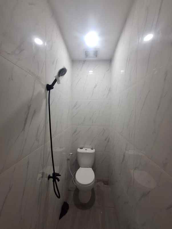 dijual rumah jl cijantung pasar rebo