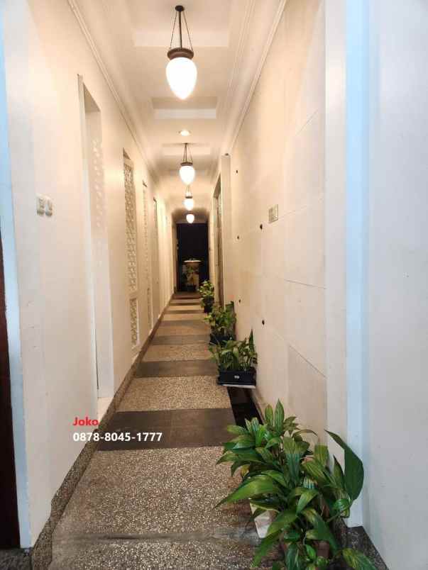 dijual rumah jl cikini raya