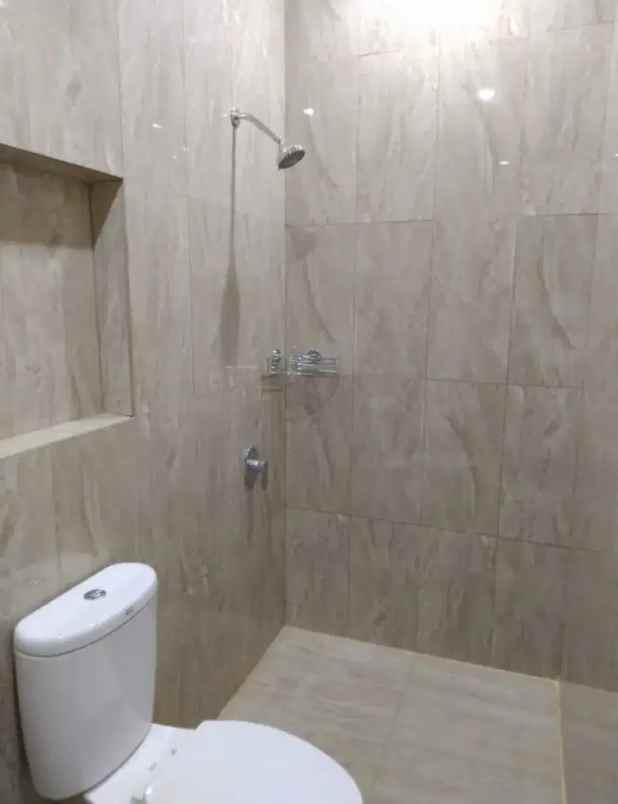 dijual rumah jl duren sawit baru