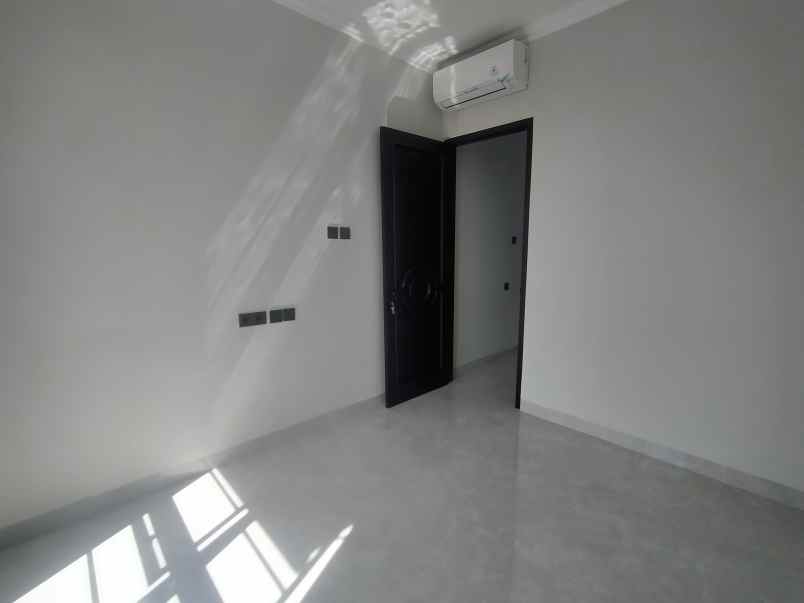 dijual rumah jl durian