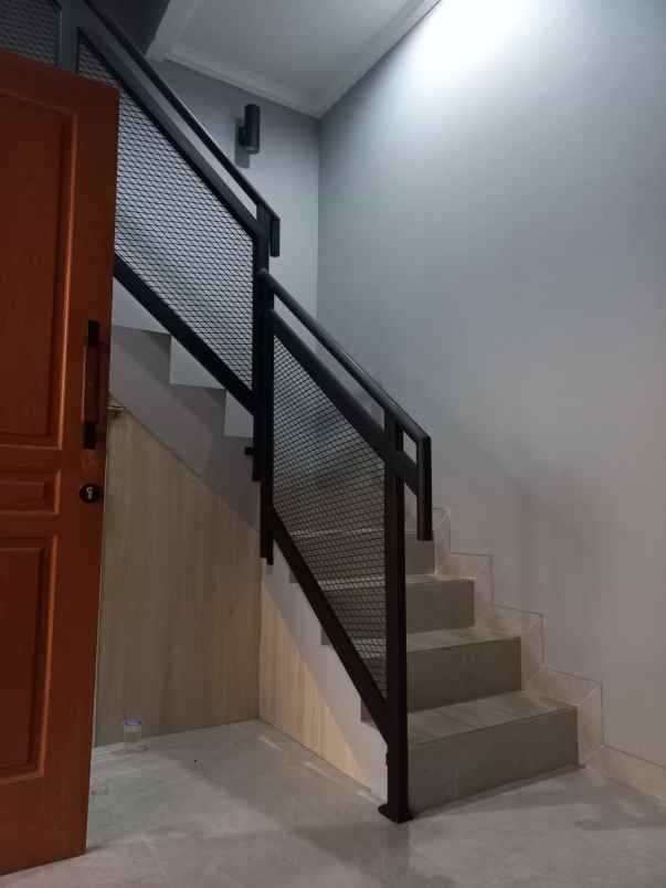 dijual rumah jl inpres