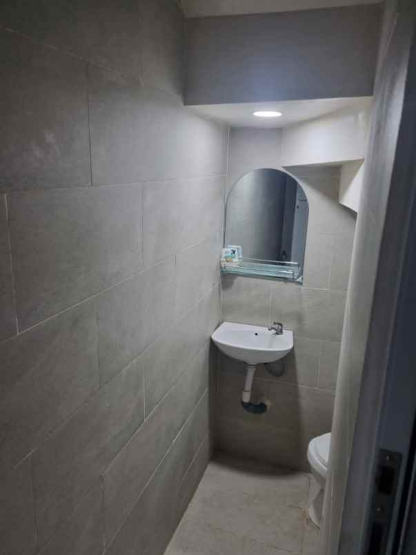 dijual rumah jl juanda kota depok