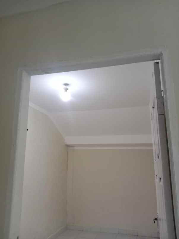 dijual rumah jl kartama