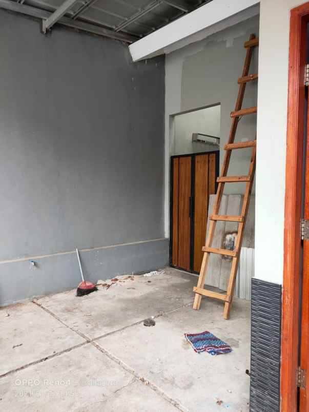 dijual rumah jl kh hasyim ashari