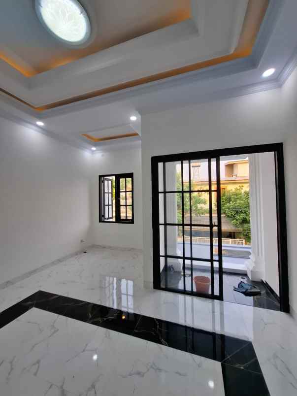 dijual rumah jl lapan kalisari