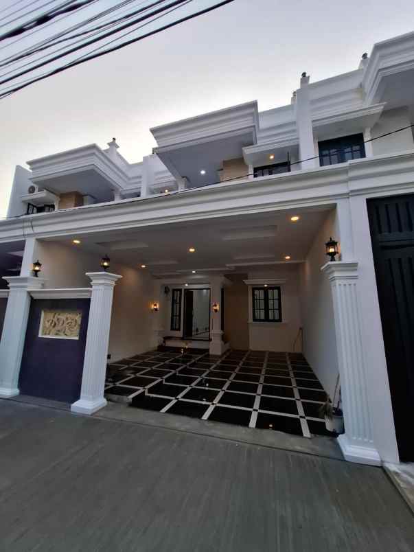 dijual rumah jl lapan kalisari