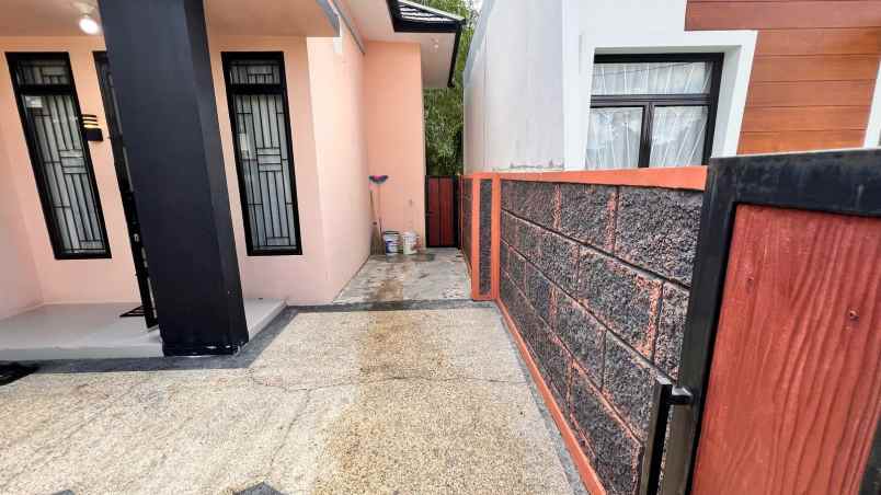 dijual rumah jl lembah sari