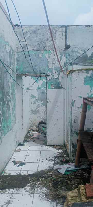 dijual rumah jl m saidi petukangan