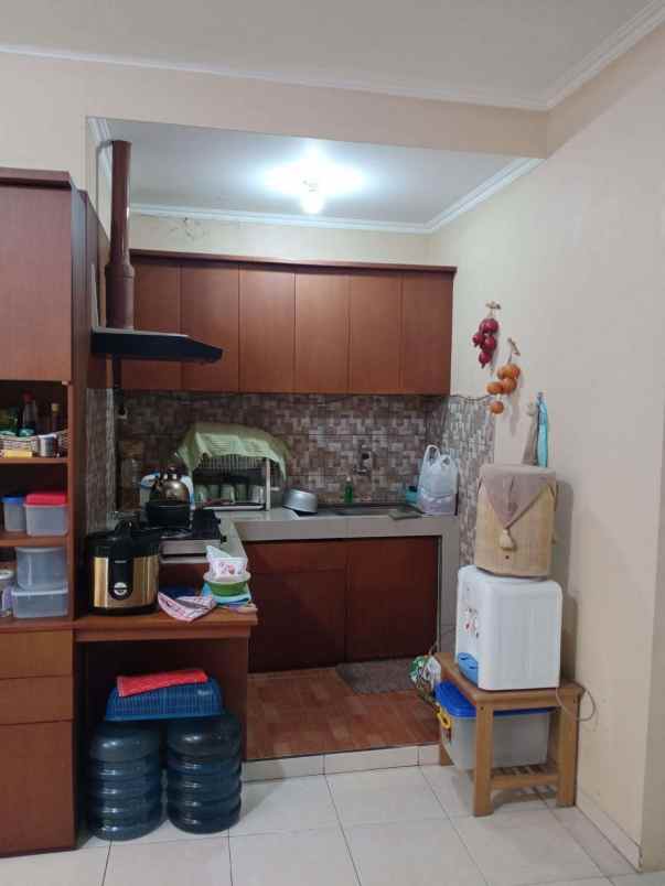 dijual rumah jl permana