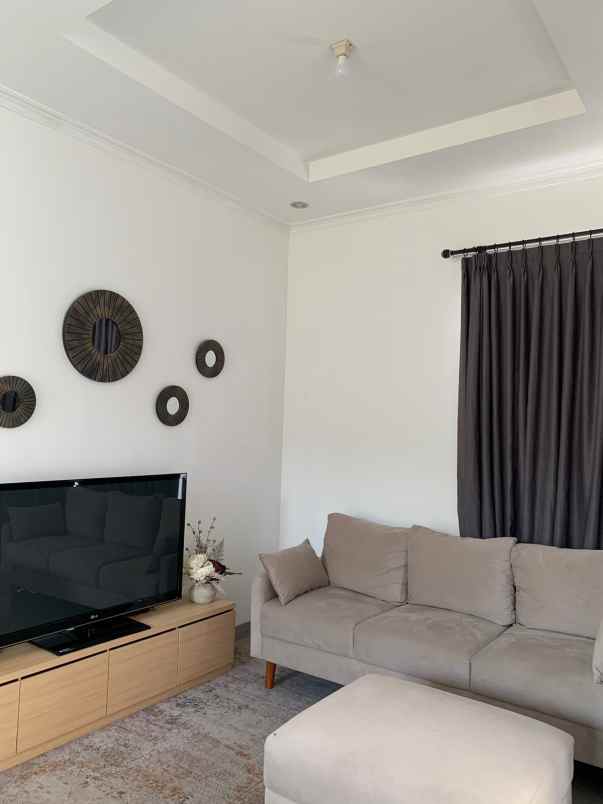 dijual rumah jl pratidina raya