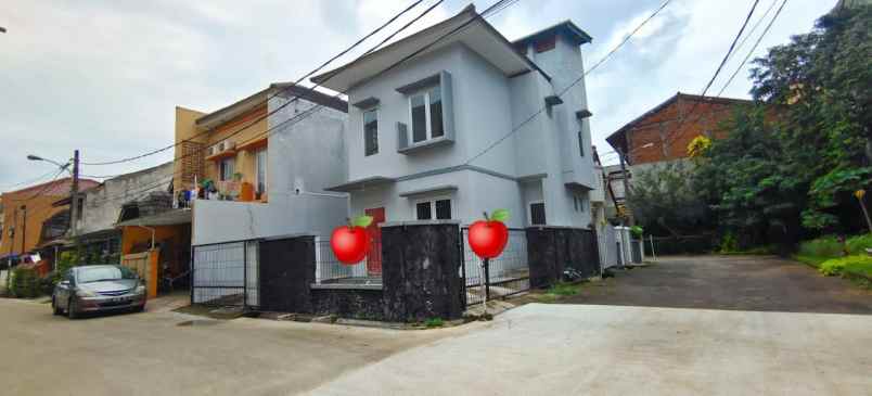 dijual rumah jl ratna jati kramat
