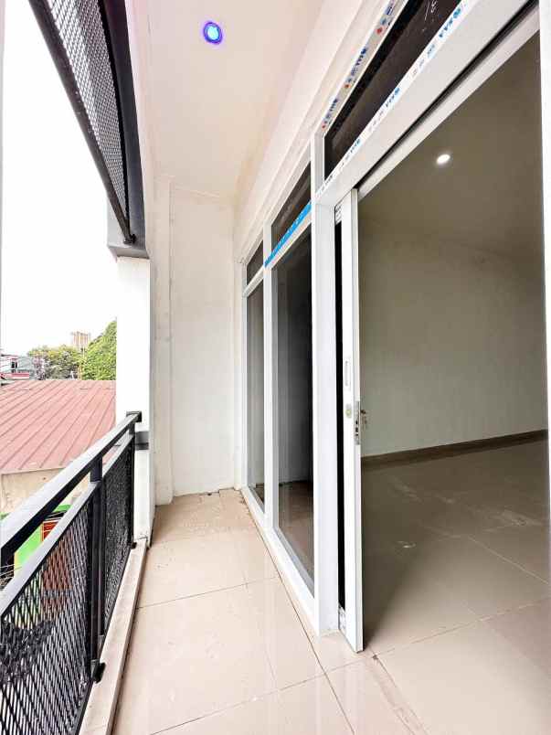 dijual rumah jl raya bogor
