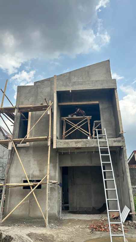 dijual rumah jl raya jatikramat