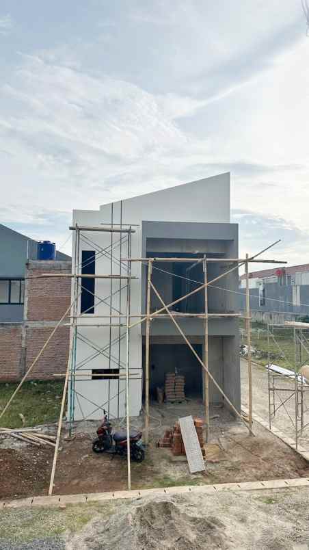 dijual rumah jl raya jatikramat