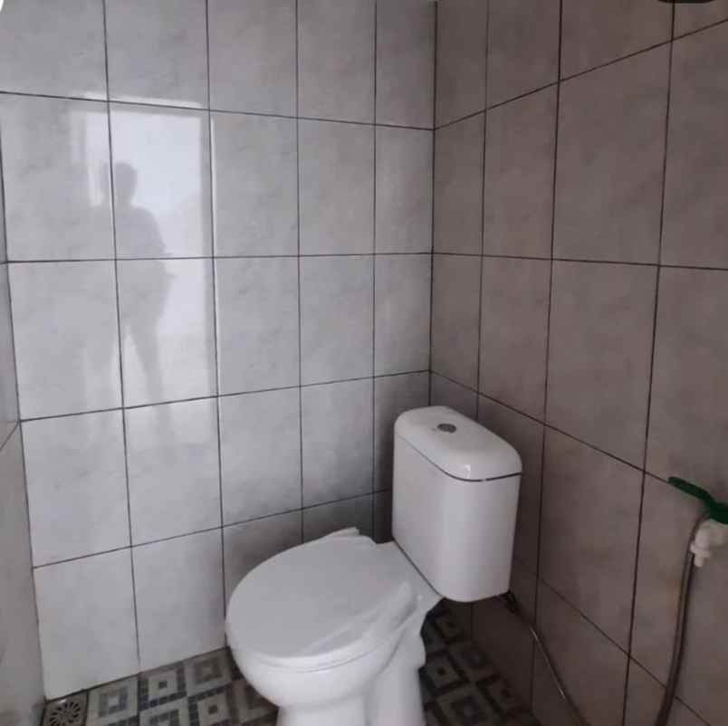 dijual rumah jl raya setu wates