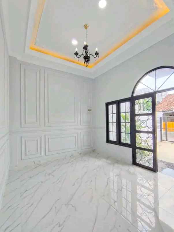 dijual rumah jl raya tajem