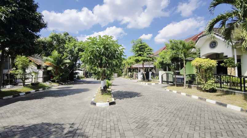 dijual rumah jl wates km 3 sebelah