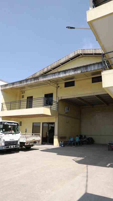 dijual rumah jln raya pasar kemis tangerang