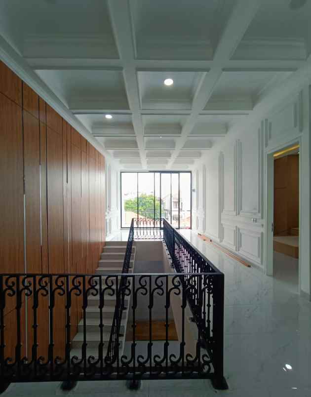 dijual rumah joglo jakarta barat