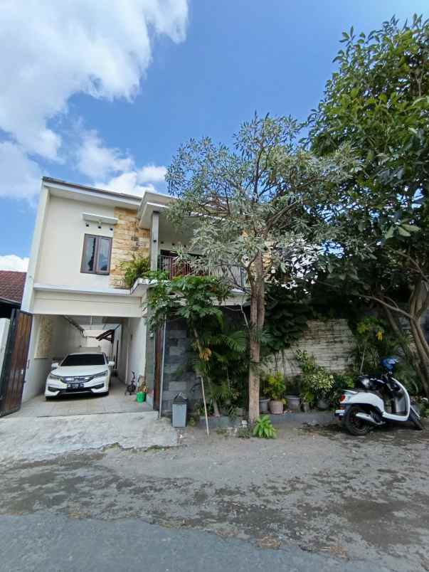 dijual rumah kadisoka