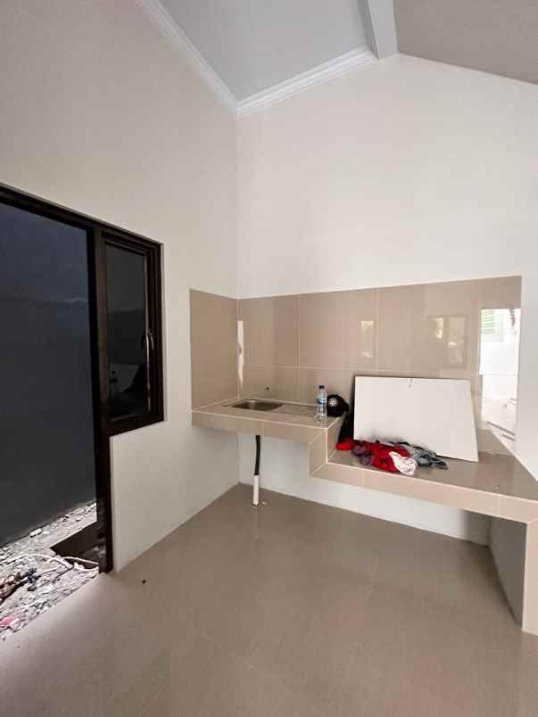 dijual rumah kalisari