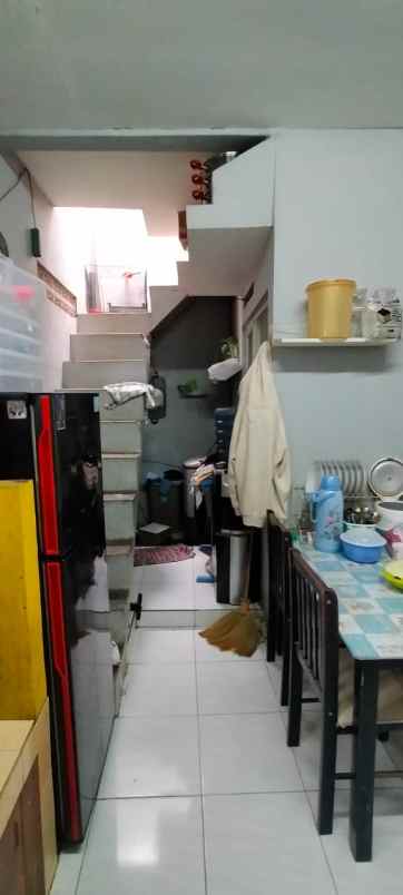 dijual rumah kamayangan residence