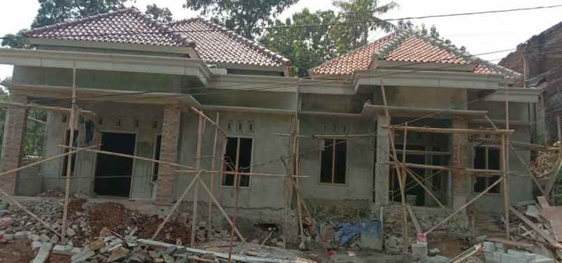 dijual rumah kampung ngrembel gunungpati