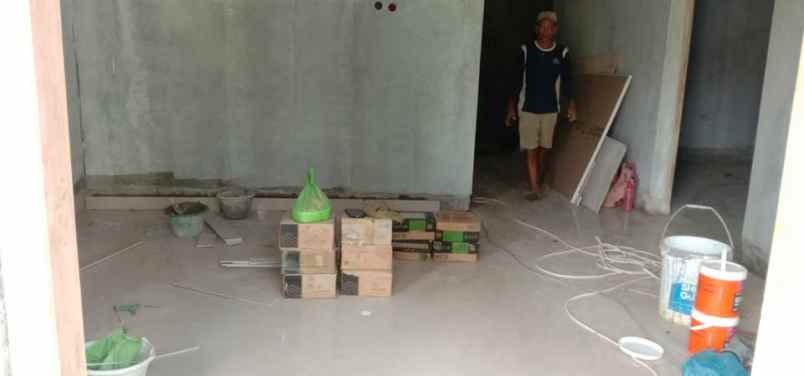 dijual rumah kampung ngrembel gunungpati